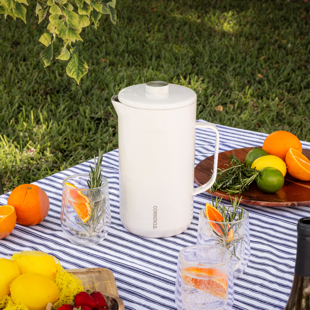 pitcher-f9 OatmilkPitcher_Lifestyle.png